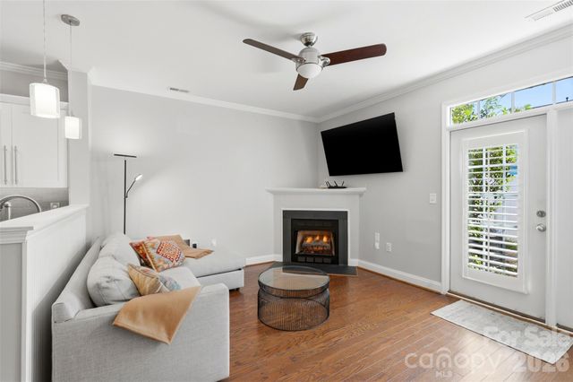 312 Park Square Place, Matthews, NC 28105