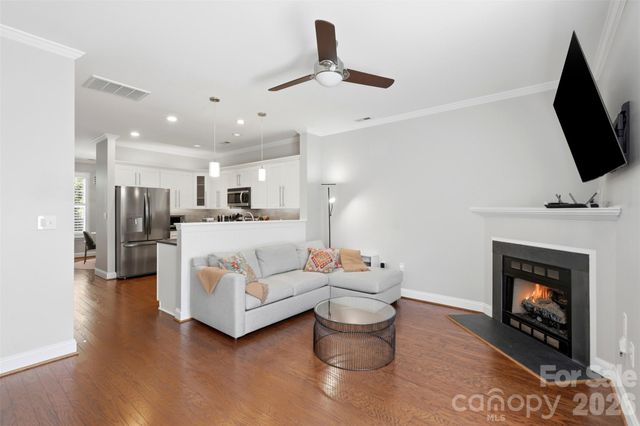 312 Park Square Place, Matthews, NC 28105