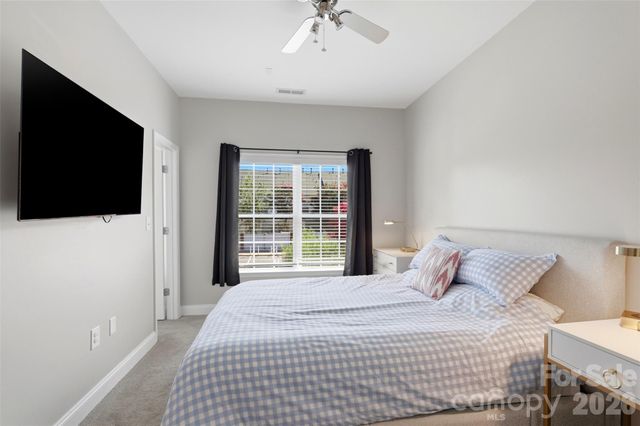 312 Park Square Place, Matthews, NC 28105