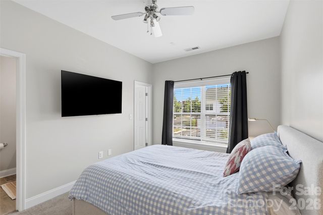 312 Park Square Place, Matthews, NC 28105