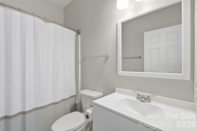 312 Park Square Place, Matthews, NC 28105