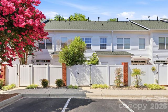 312 Park Square Place, Matthews, NC 28105