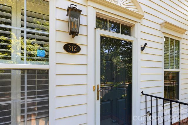 312 Park Square Place, Matthews, NC 28105