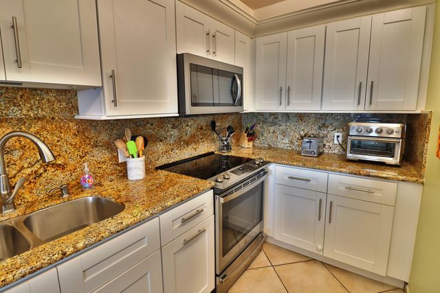 1530 Ocean Bay Dr Apt 411, Key Largo, FL 33037