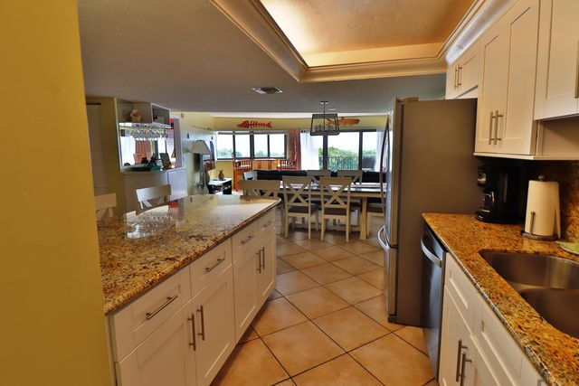 1530 Ocean Bay Dr Apt 411, Key Largo, FL 33037