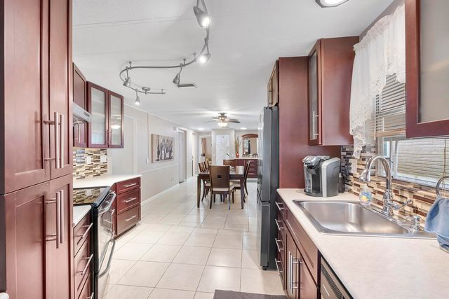 5490 SW 32nd Terrace, Fort Lauderdale, FL 33312