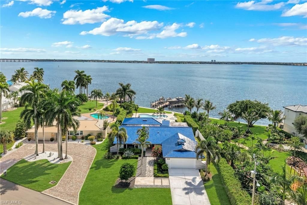 5327 Nautilus DR, CAPE CORAL, FL 33904 — exterior