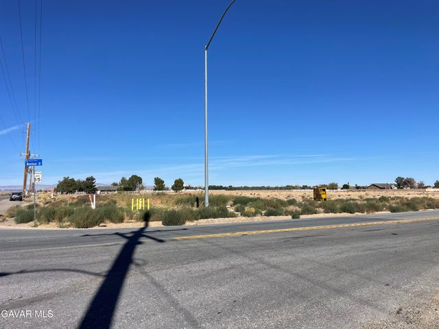 W Ave. D, Del Sur, CA 93536