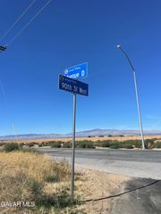 W Ave. D, Del Sur, CA 93536