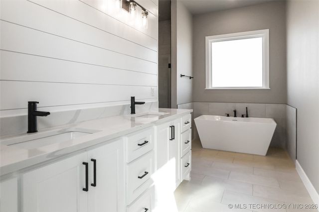 11239 S 216th East Avenue, Broken Arrow, OK 74011