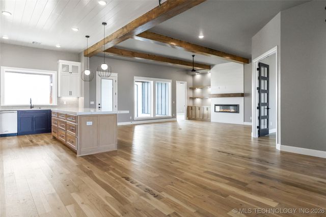 11239 S 216th East Avenue, Broken Arrow, OK 74011