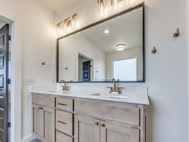 257 Sage Brush Way, Edmond, OK 73025