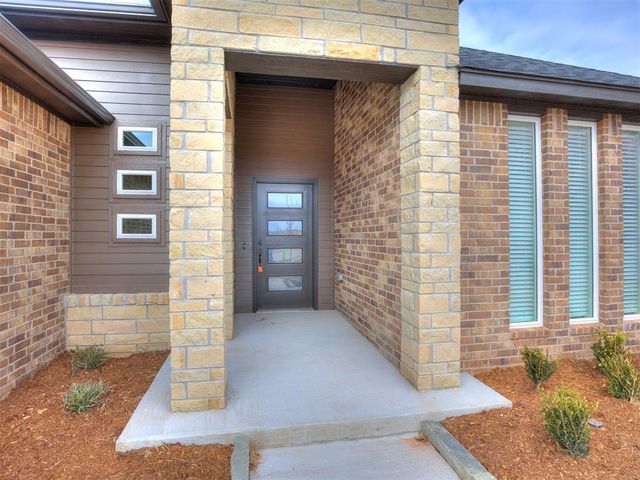 257 Sage Brush Way, Edmond, OK 73025