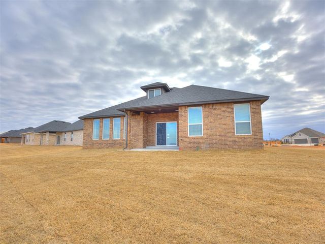 257 Sage Brush Way, Edmond, OK 73025