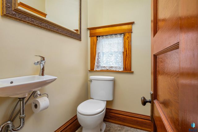 618 S Dakota Ave, Sioux Falls, SD 57104