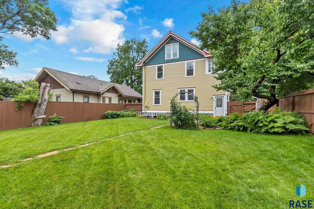 618 S Dakota Ave, Sioux Falls, SD 57104