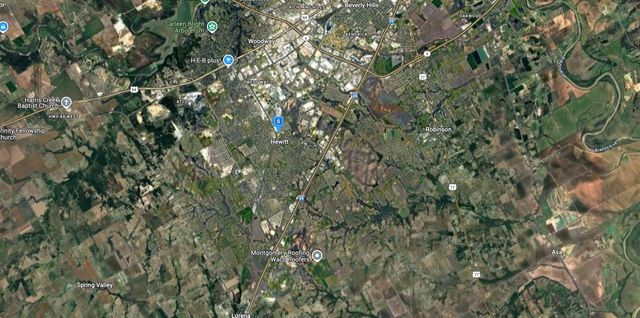 111 Sun Valley Boulevard, Hewitt, TX 76643