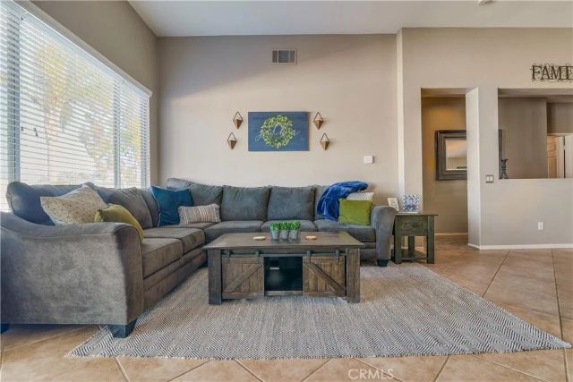 13946 Moqui Way, Corona, CA 92883