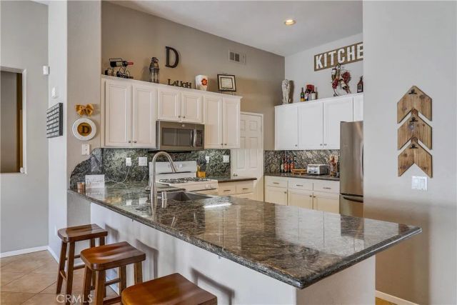 13946 Moqui Way, Corona, CA 92883