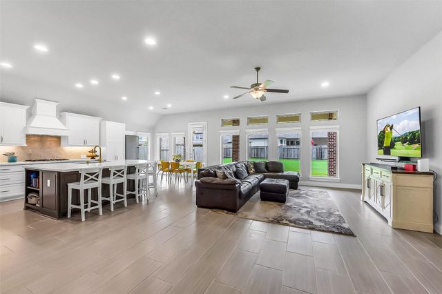 13611 Mystic Park Court, Pearland, TX 77584