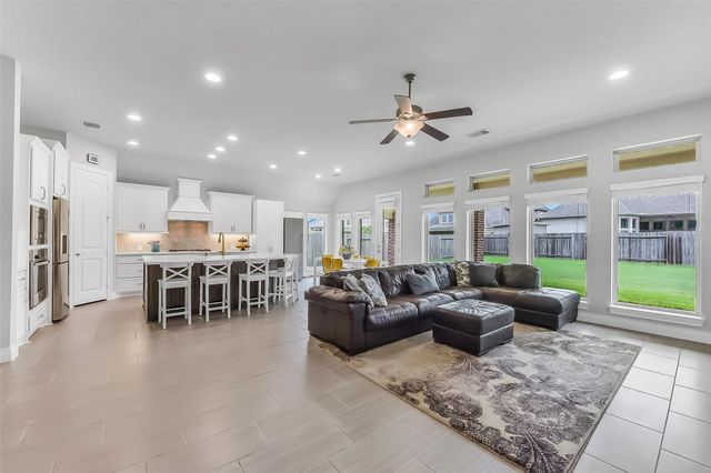 13611 Mystic Park Court, Pearland, TX 77584