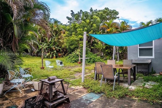2842 Jackson St, Hollywood, FL 33020