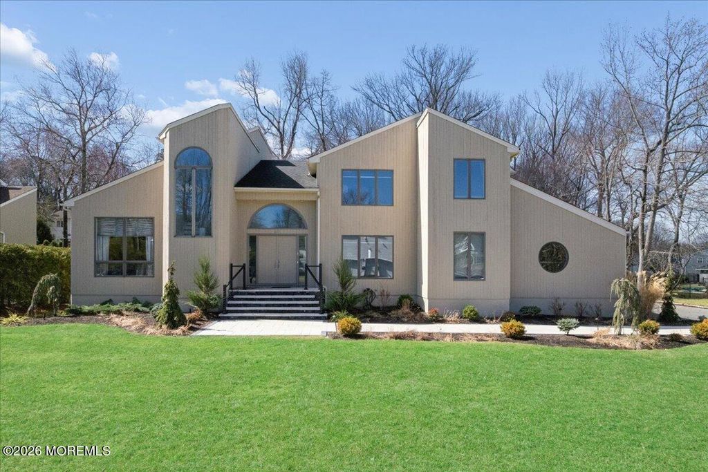 220 Tracy Drive, Morganville, NJ 07751