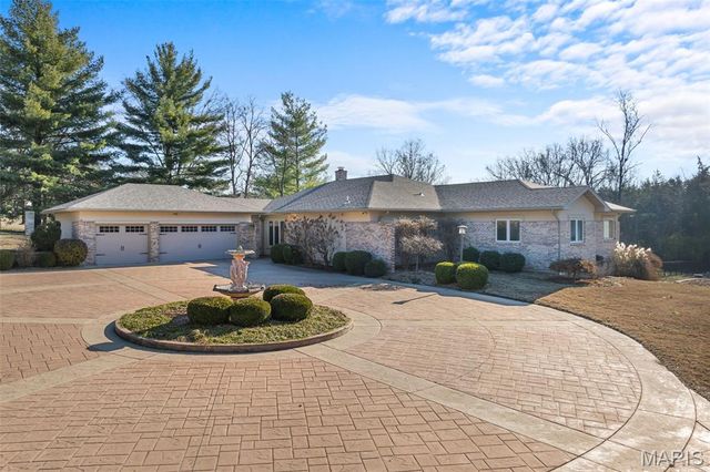 6414 Country Club Road, Washington, MO 63090