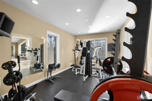 6414 Country Club Road, Washington, MO 63090