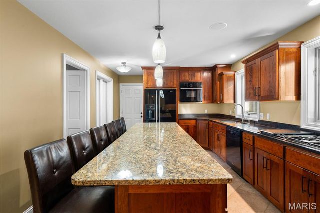 6414 Country Club Road, Washington, MO 63090