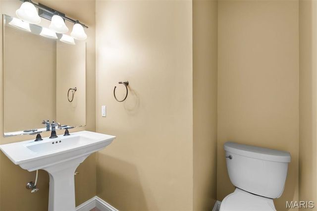 6414 Country Club Road, Washington, MO 63090