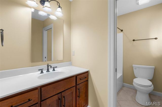 6414 Country Club Road, Washington, MO 63090