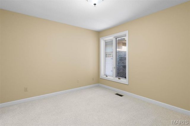 6414 Country Club Road, Washington, MO 63090