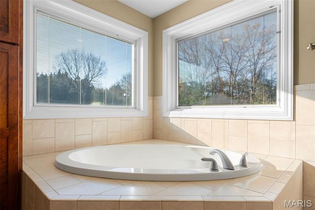 6414 Country Club Road, Washington, MO 63090