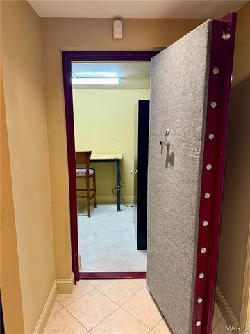 6414 Country Club Road, Washington, MO 63090