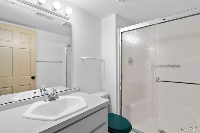 6414 Country Club Road, Washington, MO 63090