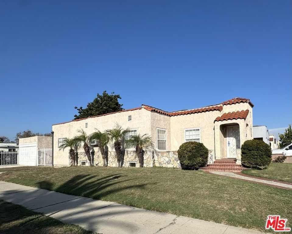 2067 W 65th Place, Los Angeles, CA 90047 — photo 2