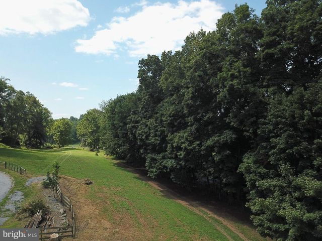 15 DAVIDSON RD, West Chester, PA 19382