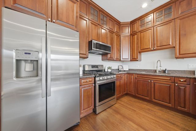 4821 N Damen Avenue 4, Chicago, IL 60625