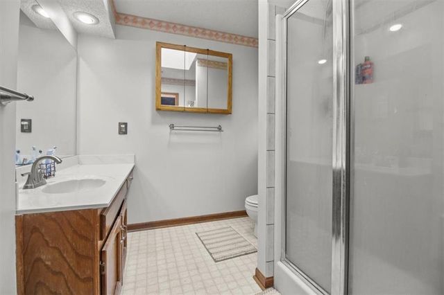 6913 T Gabbert Drive, Pleasant Valley, MO 64068