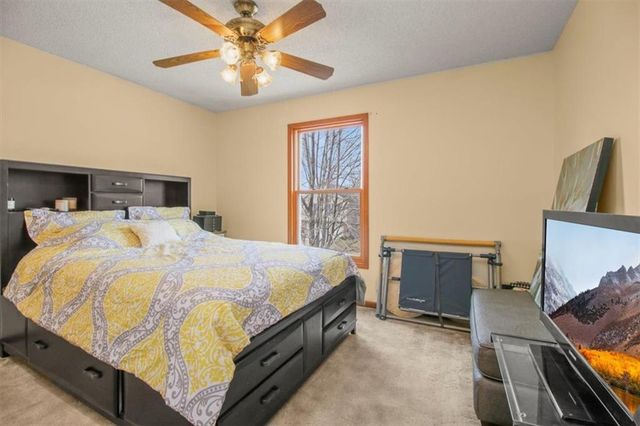 6913 T Gabbert Drive, Pleasant Valley, MO 64068