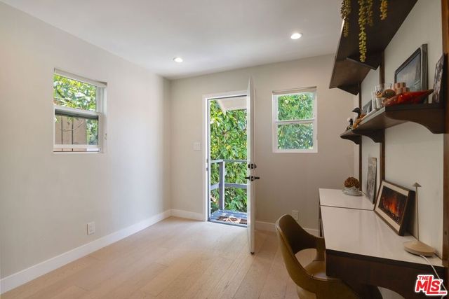 1445 S Stanley Avenue, Los Angeles, CA 90019
