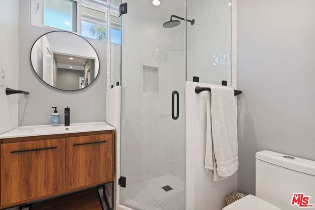 1445 S Stanley Avenue, Los Angeles, CA 90019