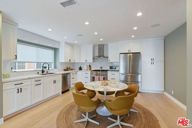 1445 S Stanley Avenue, Los Angeles, CA 90019