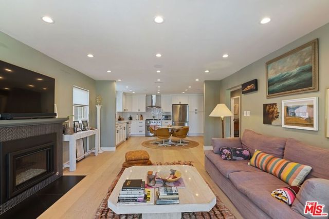 1445 S Stanley Avenue, Los Angeles, CA 90019