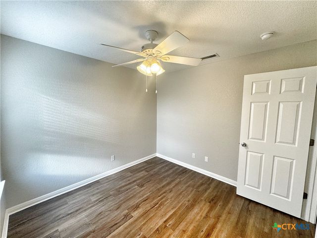521 Woodlake Drive, Mcqueeney, TX 78123