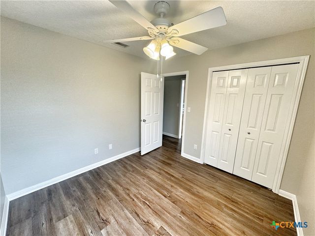 521 Woodlake Drive, Mcqueeney, TX 78123
