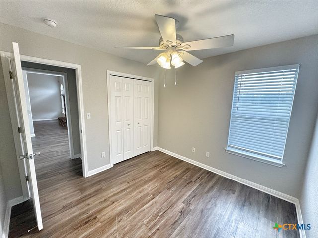 521 Woodlake Drive, Mcqueeney, TX 78123