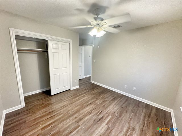 521 Woodlake Drive, Mcqueeney, TX 78123