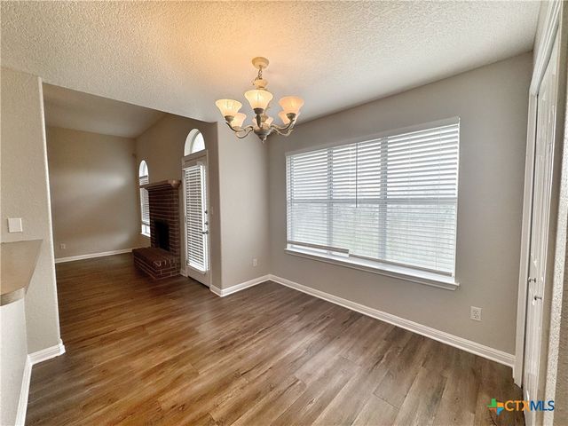 521 Woodlake Drive, Mcqueeney, TX 78123